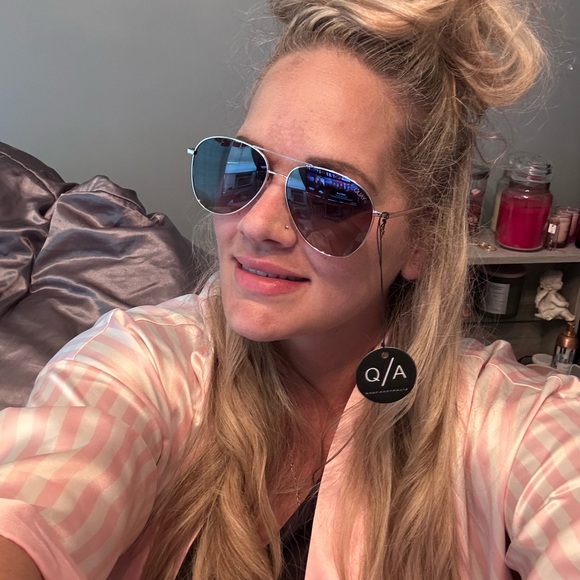 NWT Quay “STILL STANDING POLARIZED” gld/smktpepol Sunglasses - Picture 4 of 10